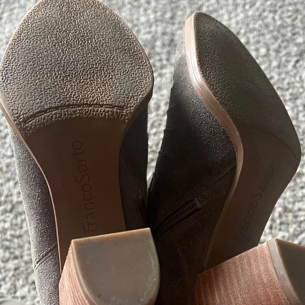 Franco Sarto Destiny gray/brown suede ankle boots size 7